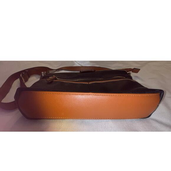 Rosetti Purse in Black‎ Vegan Leather - Lots of Pockets! - Picture 5 of 13